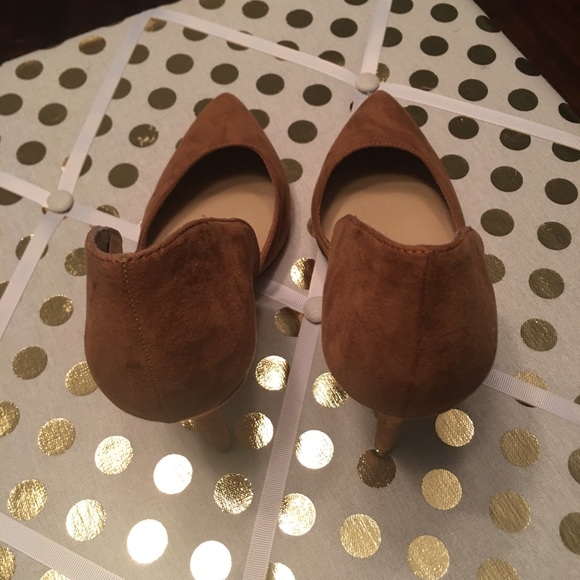 Breckelle’s Tan Pointed Toe Single Soles Pump - Picture 7 of 8